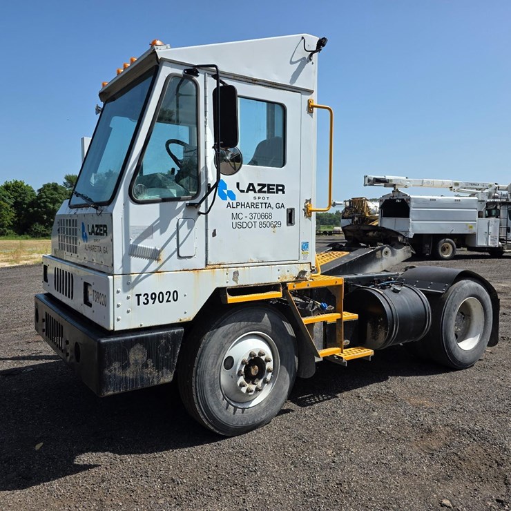 Kalmar Spotter Truck