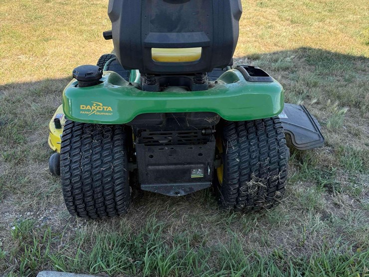 john-deere-x380-image-4
