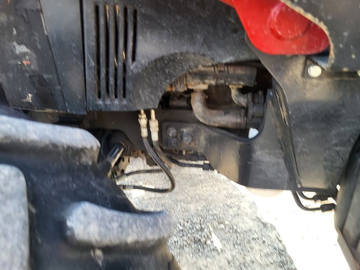 2016-case-ih-farmall-75c-image-19