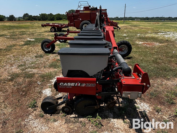 2011-case-ih-1230-image-4