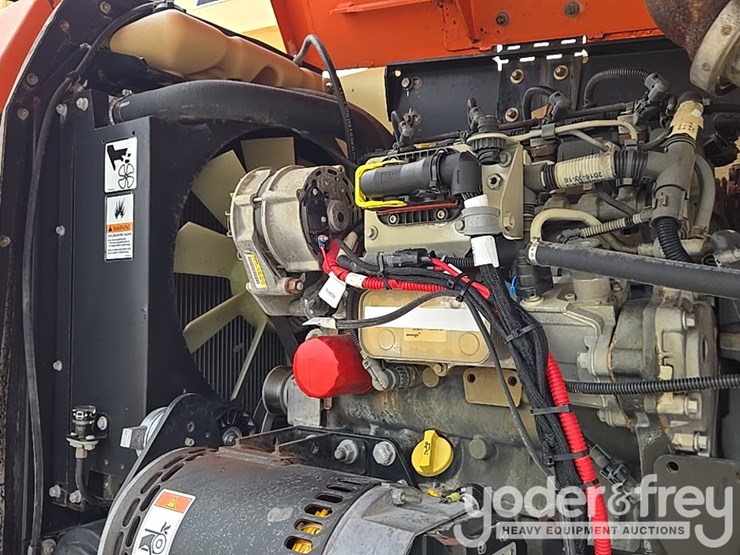 2016-jlg-800aj-image-44