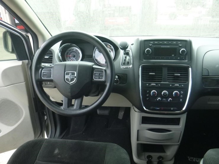 2017-dodge-grand-caravan-image-9