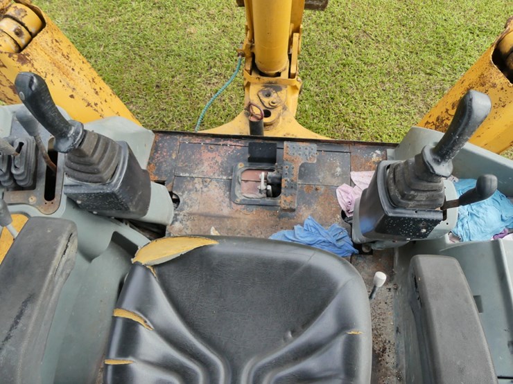 caterpillar-420d-image-25
