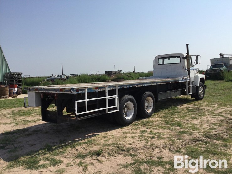 1971-ford-8000-image-5