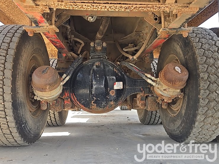 2000-peterbilt-357-image-19