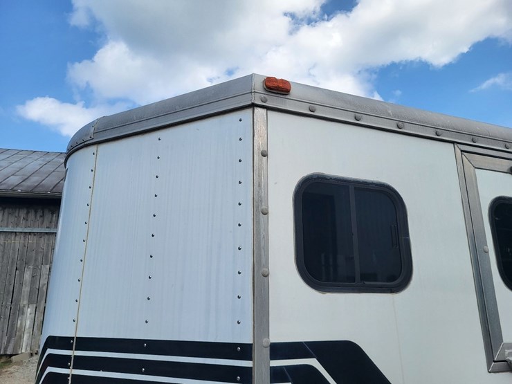 hart-tandem-axle-2-horse-bumper-trailer-w/tack-room-image-54