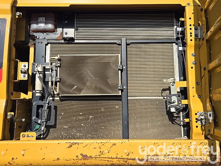 2019-caterpillar-336-image-35