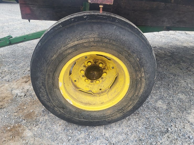 hay-wagon-w/running-gear-image-15
