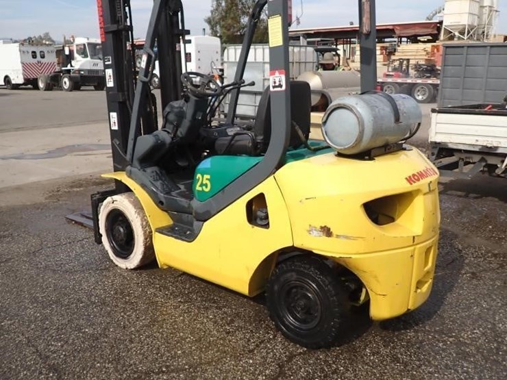 2008-komatsu-g25-forklift-image-4