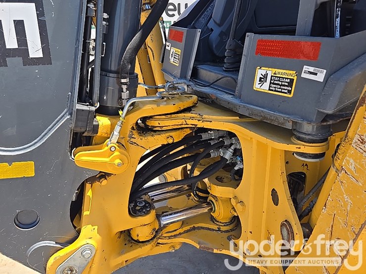 2019-deere-310sl-image-32