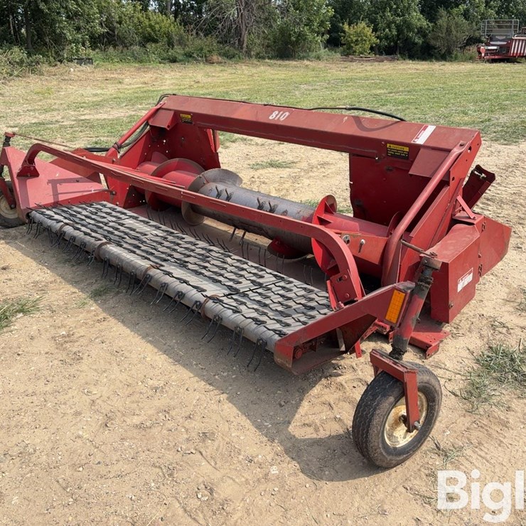 INTERNATIONAL 810