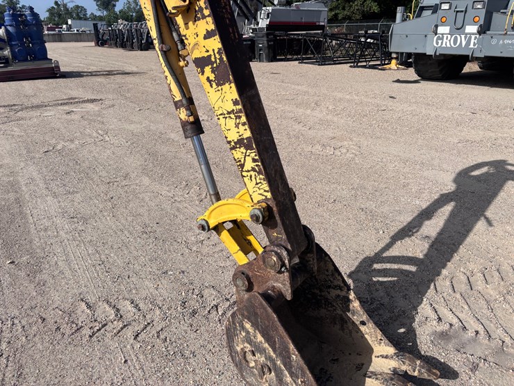 komatsu-pc35mr-image-10