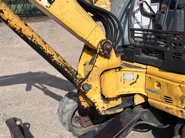 komatsu-pc35mr-image-6