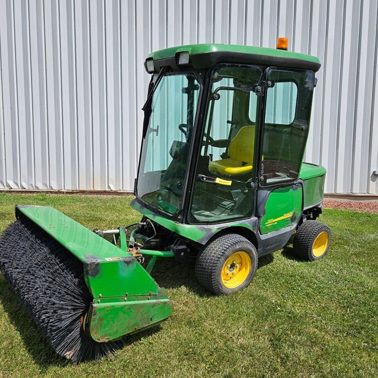 2011 JOHN DEERE 1445