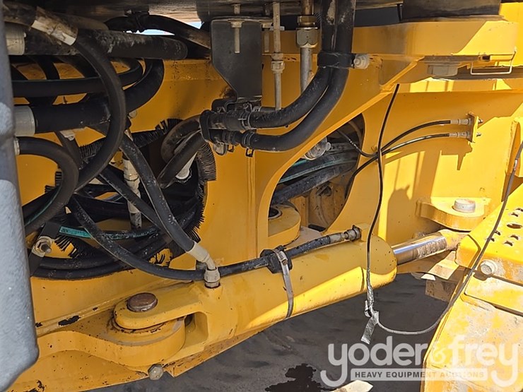 2012-deere-670gp-image-30