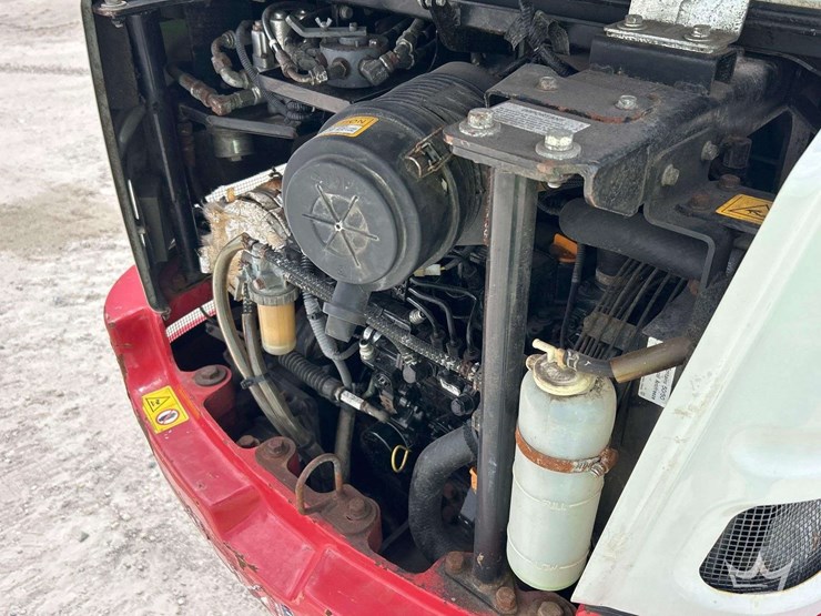 2022-takeuchi-tb225-image-8