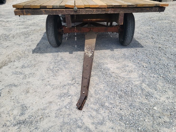 hay-wagon-w/running-gear-image-9