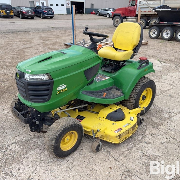 2013 JOHN DEERE X754
