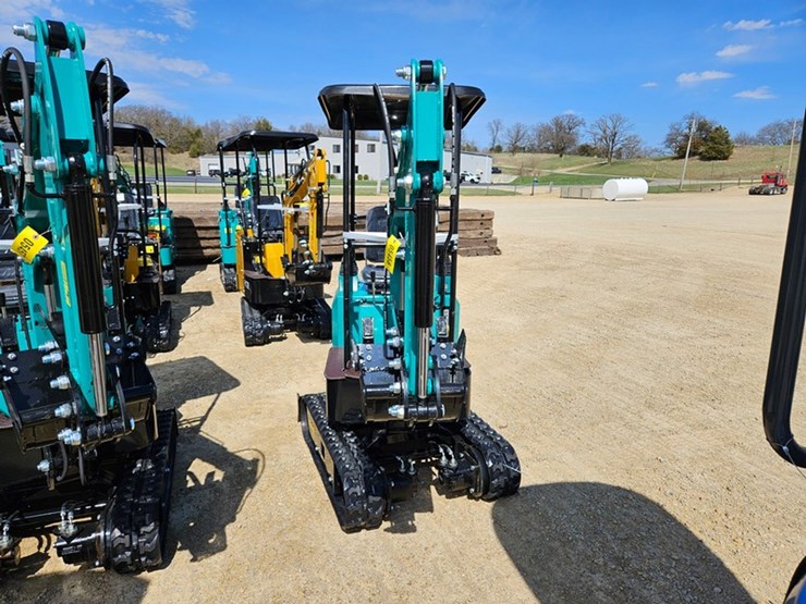 #216-•-2026-agt-mh12rx-mini-excavator-image-8