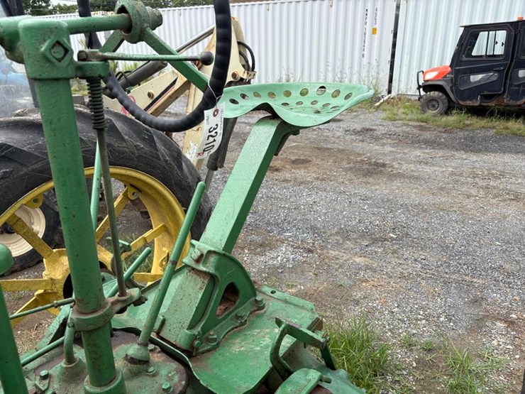 john-deere-b-image-9