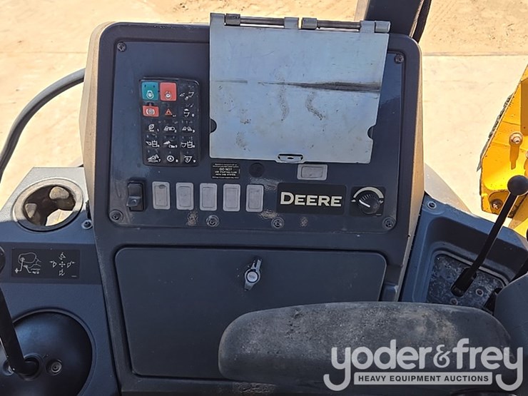 2019-deere-310sl-image-59