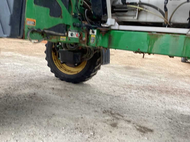 2020-john-deere-r4045-image-40