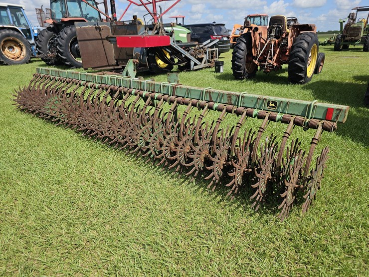 john-deere-400-image-1