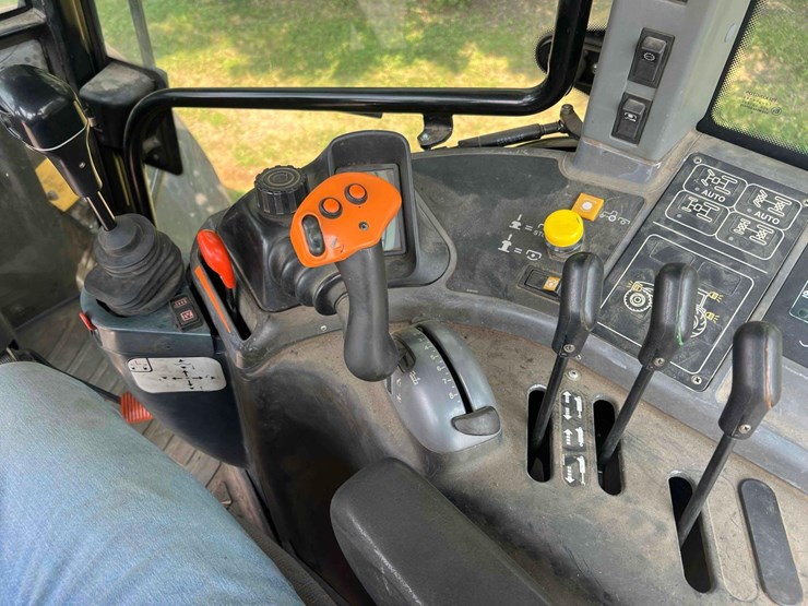 2006-new-holland-tm155-image-41
