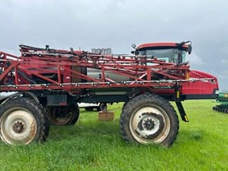 2014-case-ih-patriot-4430-image-22