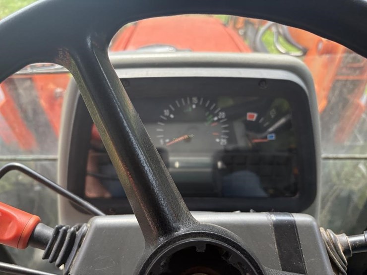 2002-agco-lt85-image-24
