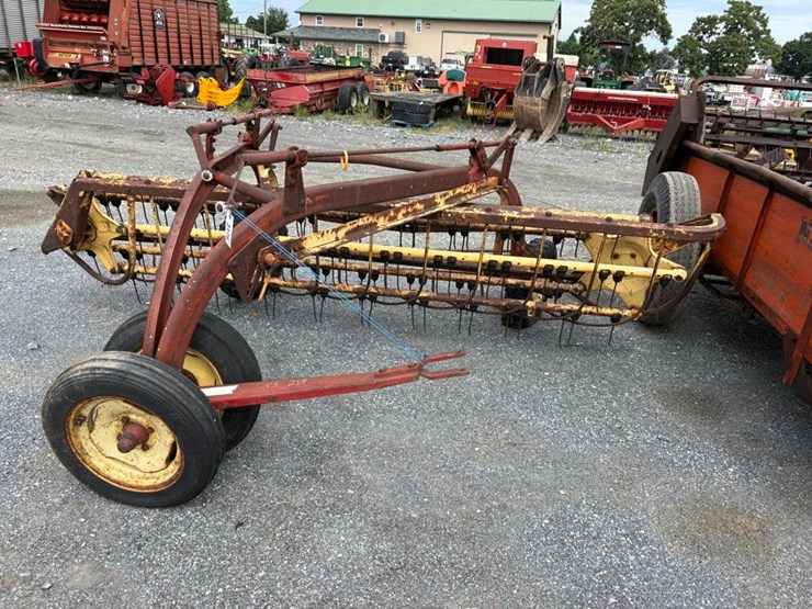 new-holland-258-image-5
