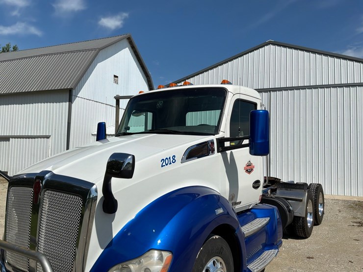 2018-kenworth-t680-image-11