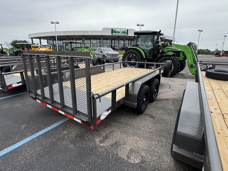 2026-bellwether-premier-16'-pipe-top-trailer-image-4