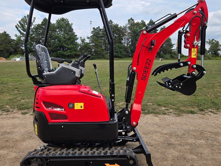 #2016-•-sdee22-diesel-mini-excavator-image-6
