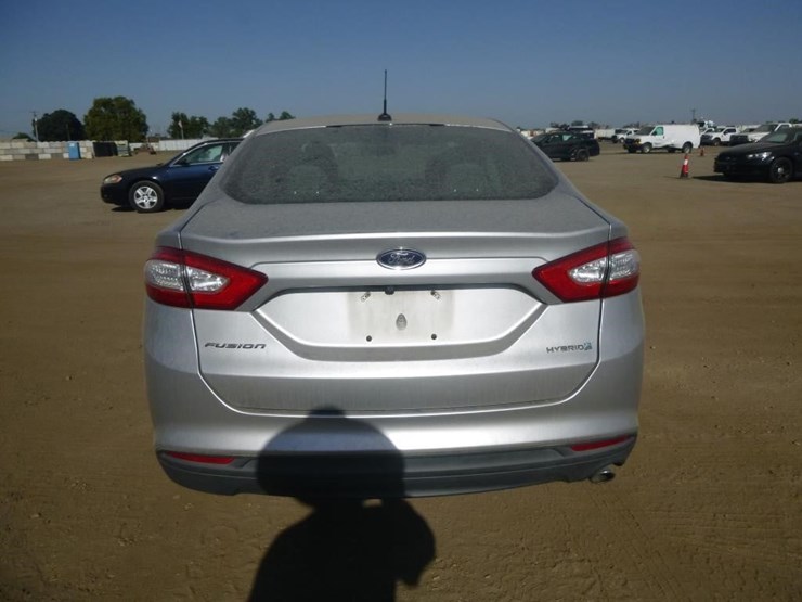 2016-ford-fusion-hybrid-sedan-image-20