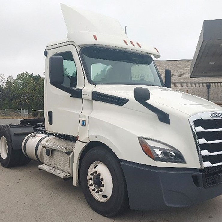 2019 FREIGHTLINER CASCADIA 126
