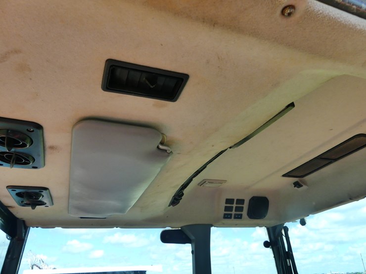 2020-kubota-m6s-111-image-12