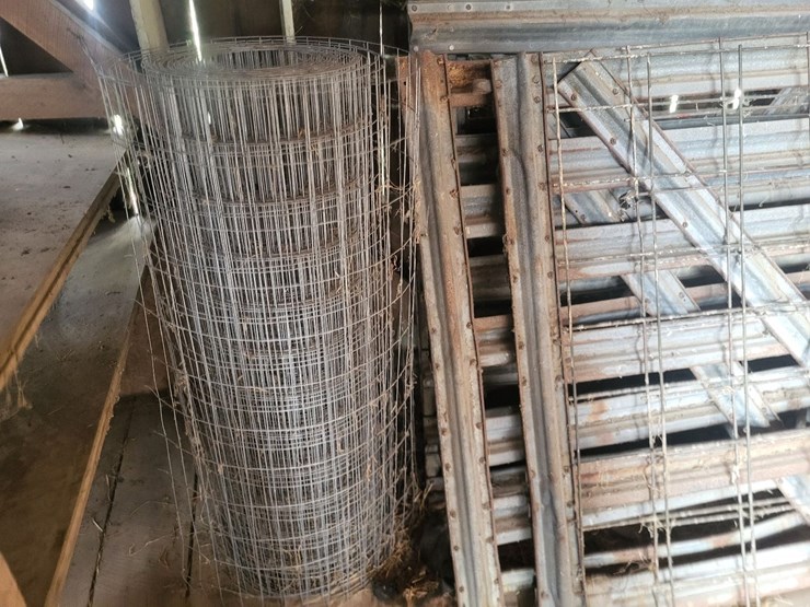 (4)-livestock-gates,-(2)-livestock-panels,-and-(1)-roll-of-woven-wire-fence-image-3