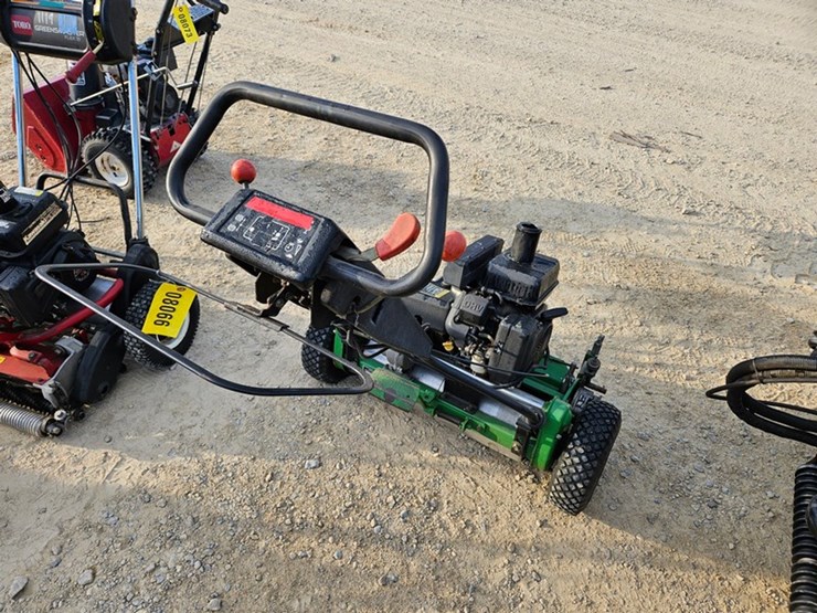 john-deere-220-image-5