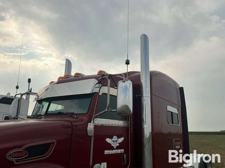 2011-peterbilt-386-image-15
