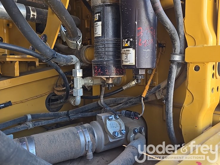 2019-caterpillar-336-image-45