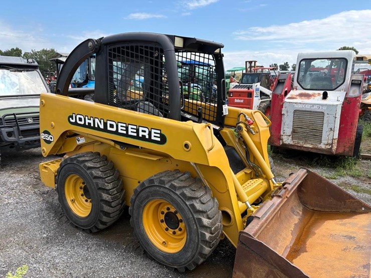 john-deere-250-image-9