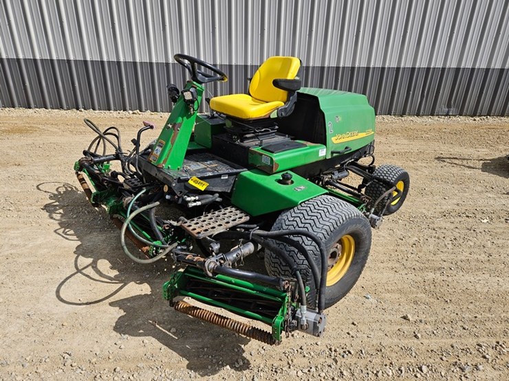 john-deere-3225b-image-1