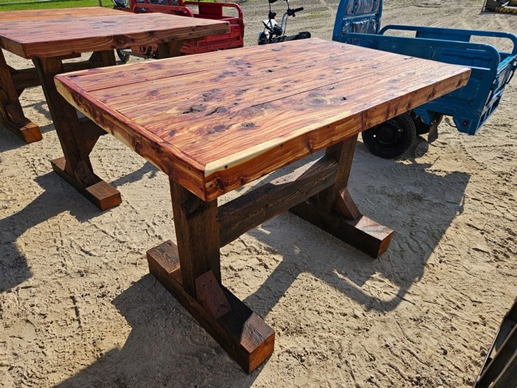 #205-•-48"-x-60"-cedar-to[p-table-image-3