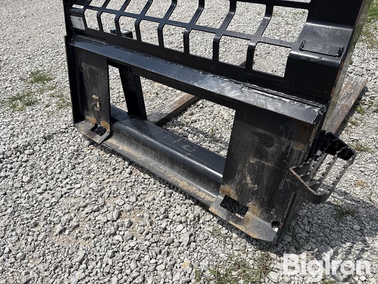 caterpillar-pallet-forks-image-13