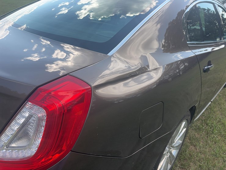 2015-lincoln-mks-sedan-image-9
