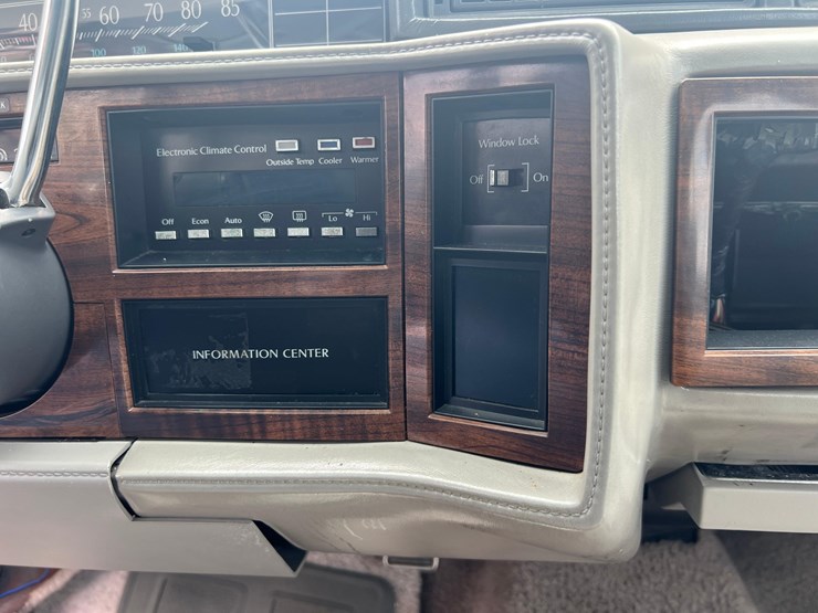 no-reserve!-cadillac-sedan-deville!-image-11