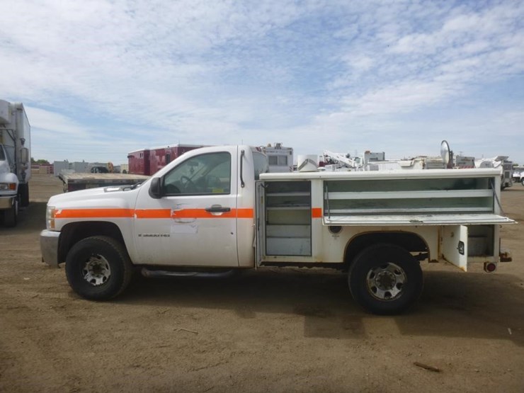 2009-chevrolet-3500-image-5
