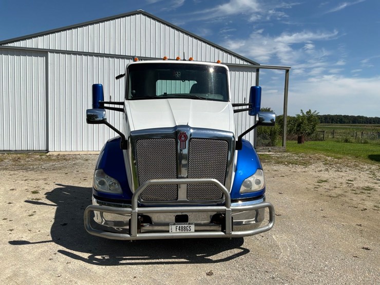 2018-kenworth-t680-image-9
