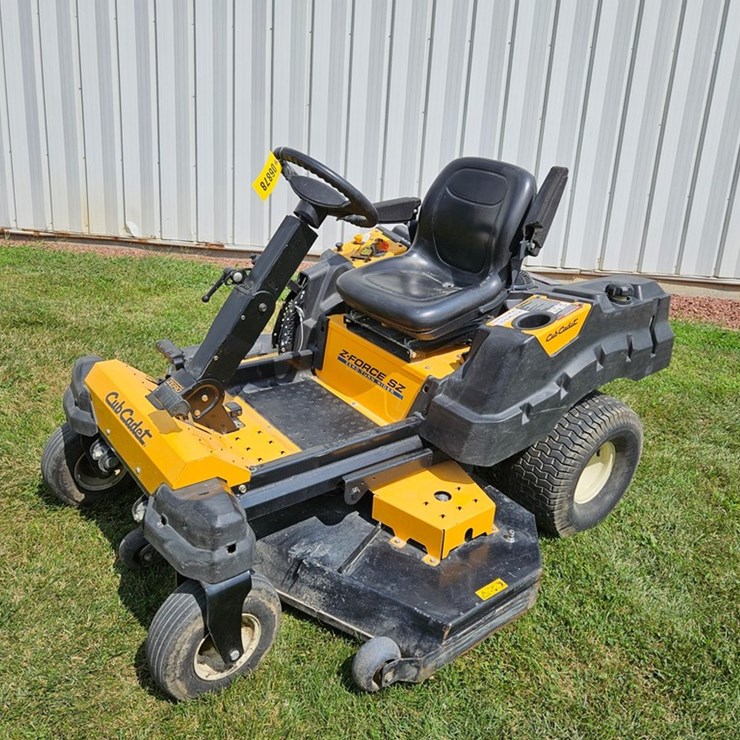 #6878 • Cub Cadet Z-Force SZ Zero Turn Mower